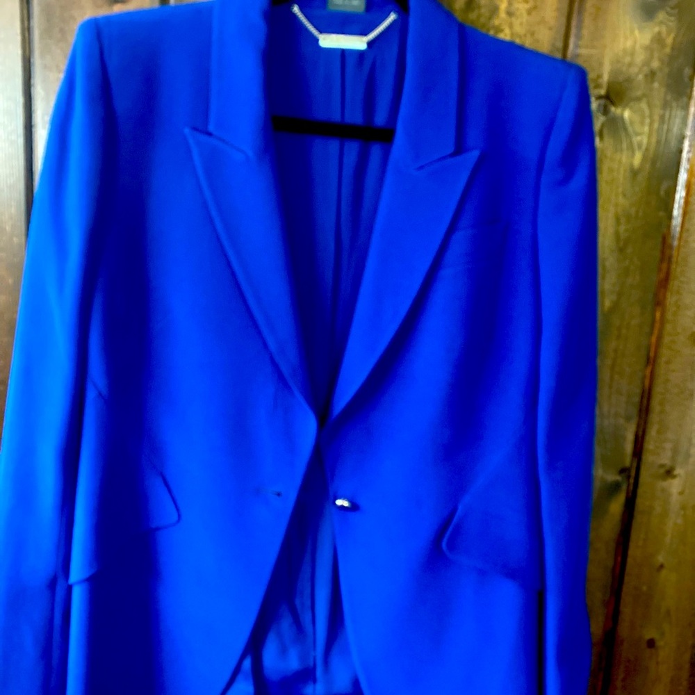 Beautiful one button blazer